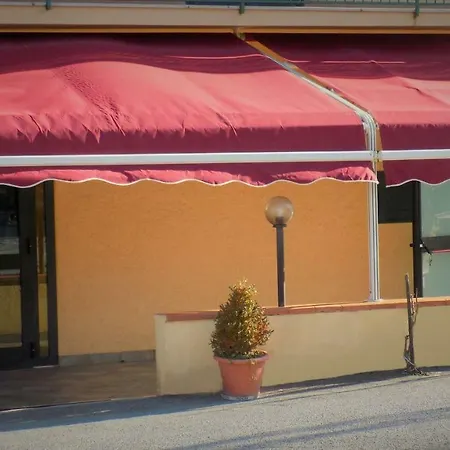 Casa Vacanze Морманно